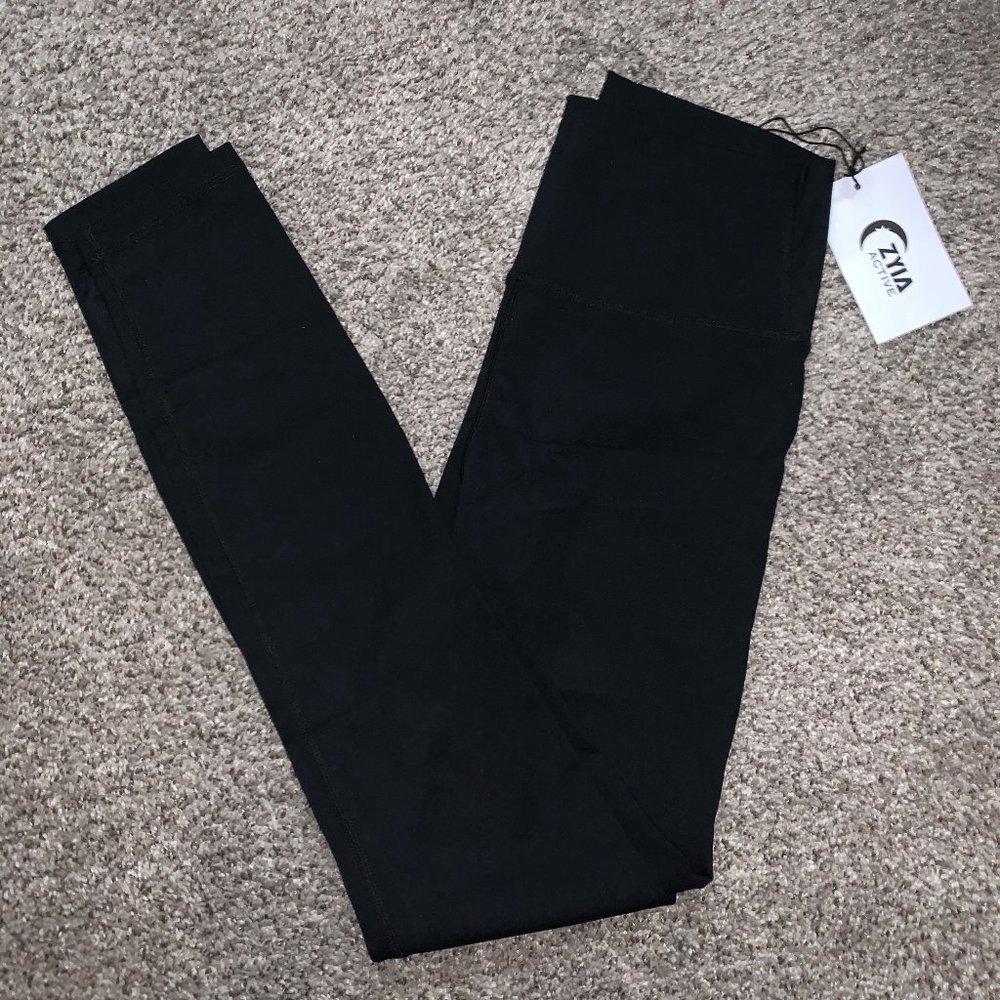NWT Black Brilliant High Rise Leggings 28”.